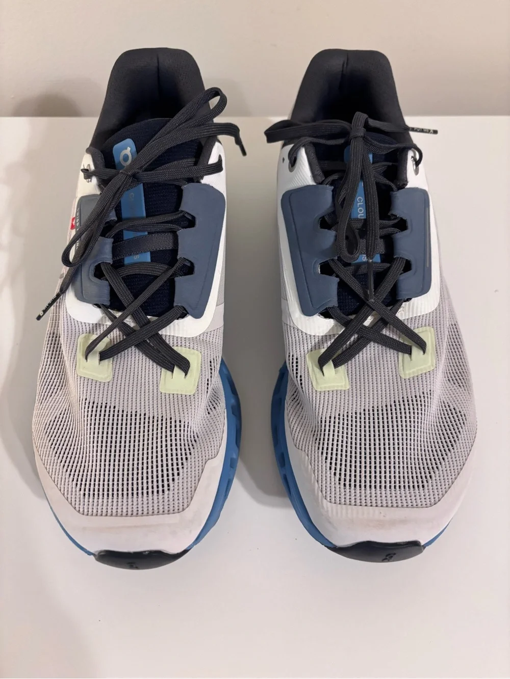 On Cloudstratus Men’s Running Shoes Frost Niagara Blue White Size 9.5